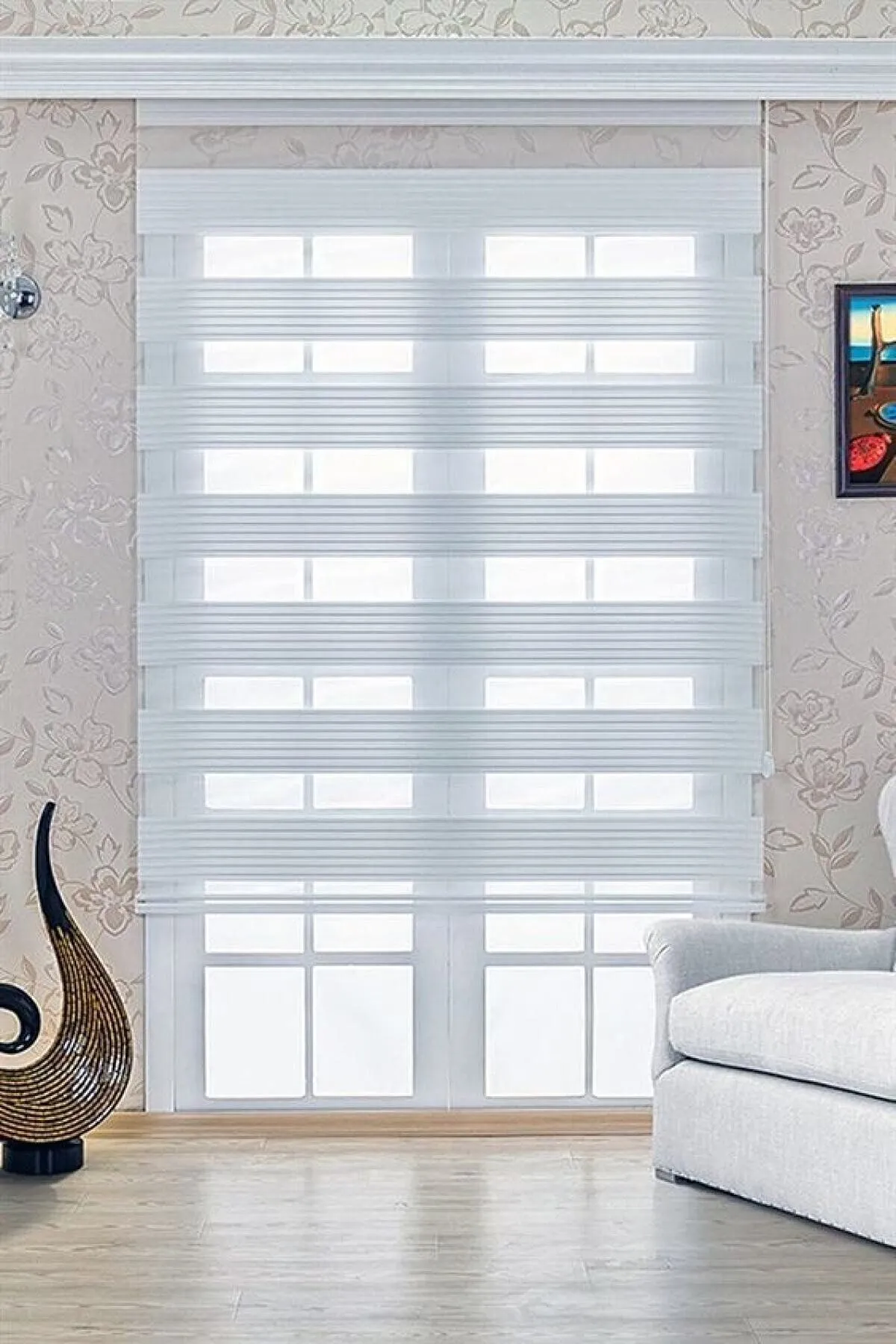 Beyaz Bambu Zebra Perde – Geniş Pliseli, Dilimli Etekli, İthal Kumaş
